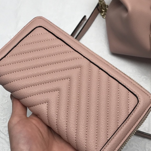 VICTORIA'S SECRET  Slouchy Satchel Tote & WALLET Pink Chain Detail Crossbody NEW - Picture 8 of 8